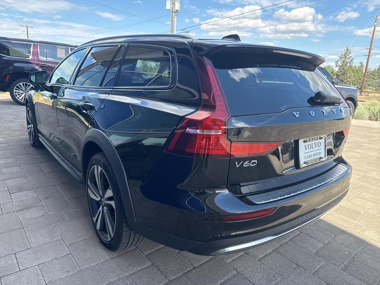 2023 Volvo V60 Cross Country B5 Plus Bend OR