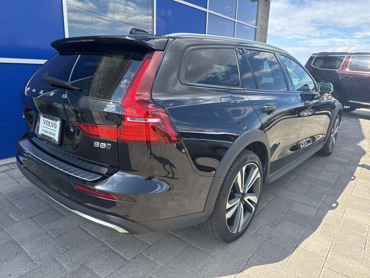 2023 Volvo V60 Cross Country B5 Plus Bend OR