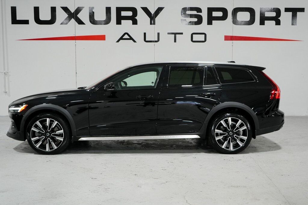 2023 Volvo V60 Cross Country Ultimate