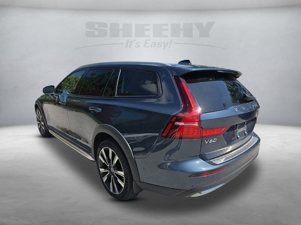 2023 Volvo V60 Cross Country Ultimate Hunt Valley MD