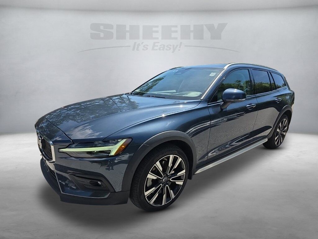 2023 Volvo V60 Cross Country Ultimate Hunt Valley MD