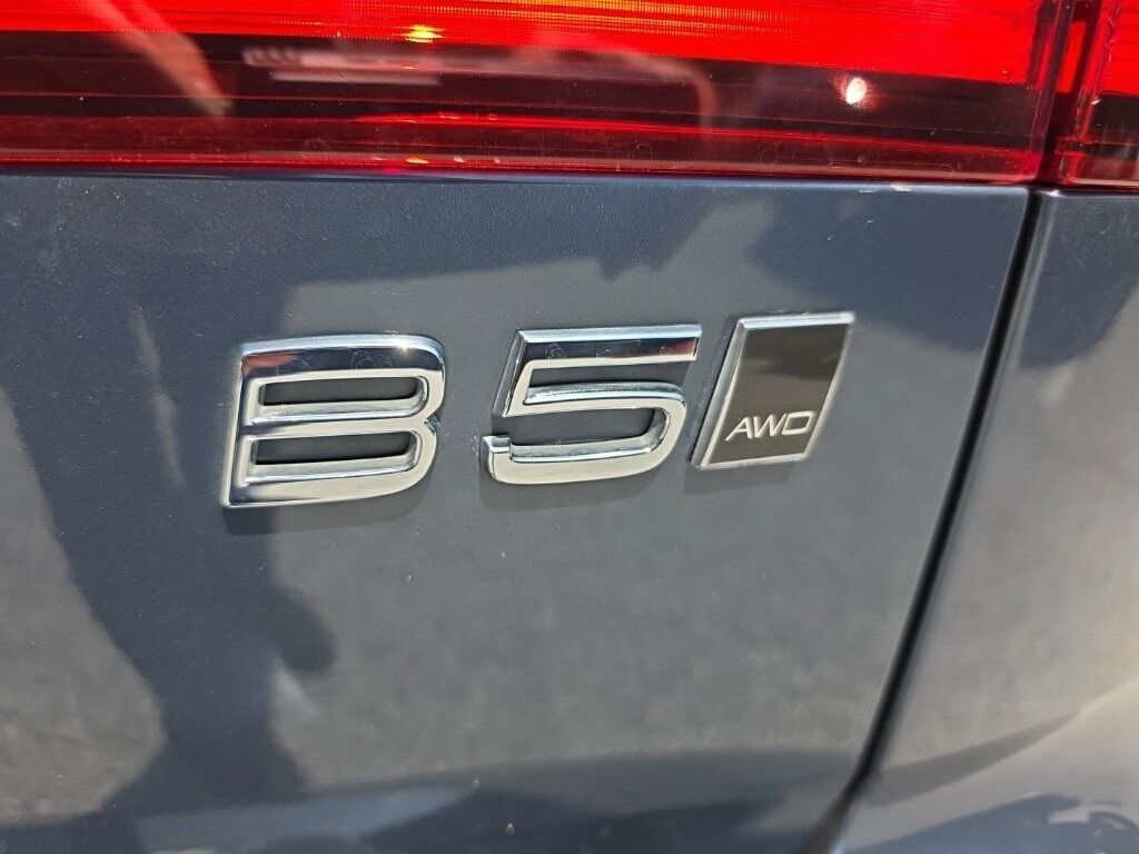 2023 Volvo V60 Cross Country Ultimate Hunt Valley MD