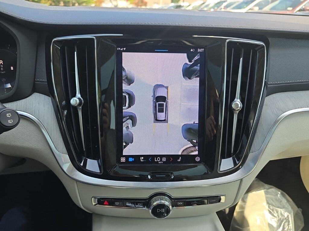 2023 Volvo V60 Cross Country Ultimate Hunt Valley MD