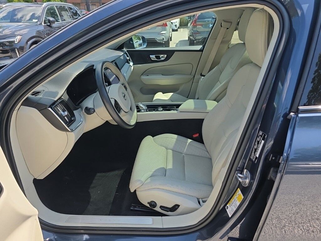 2023 Volvo V60 Cross Country Ultimate Hunt Valley MD