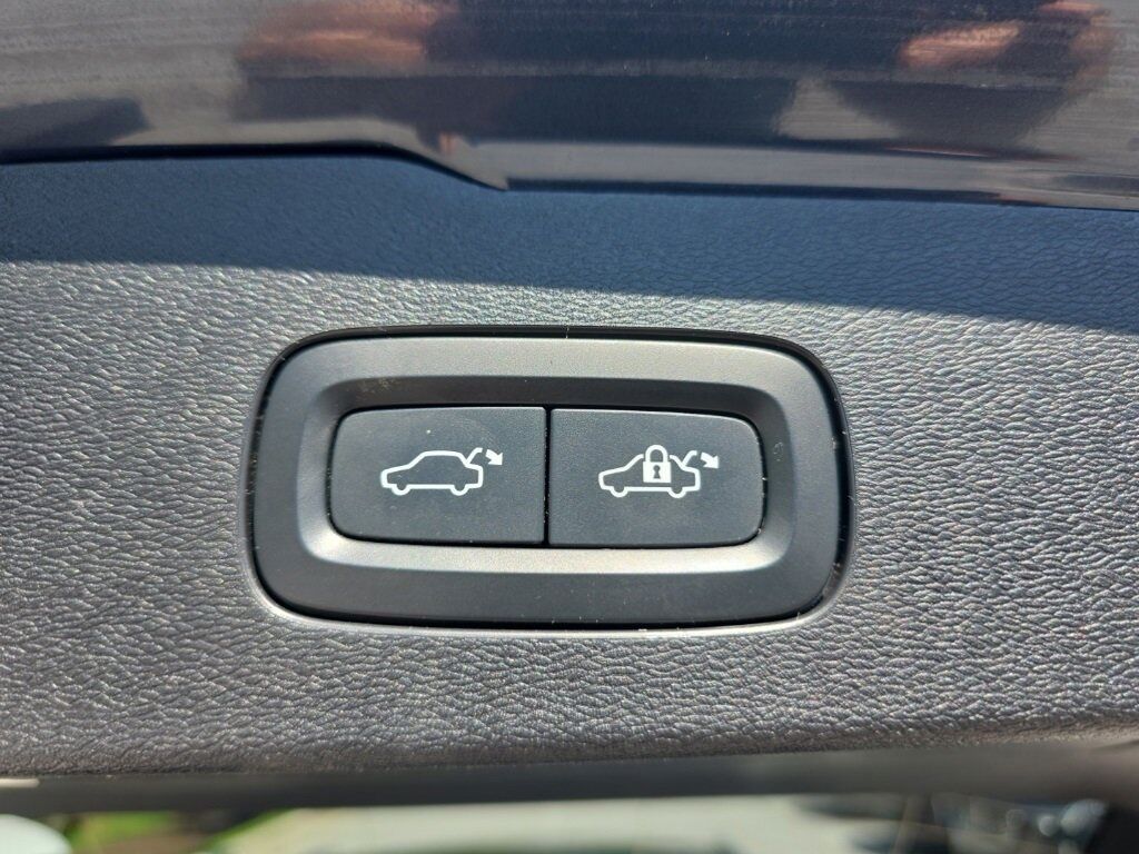2023 Volvo V60 Cross Country Ultimate Hunt Valley MD