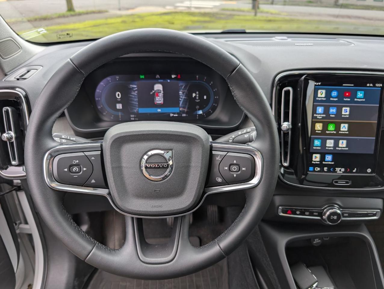 2023 Volvo XC40 B5 AWD Hybrid ULTIMATE w/Harman Kardon, Pilot Assist, 360 Cam, 4 Heated Seats & Wheel Portland OR