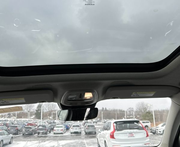 2023 Volvo XC40 B5 AWD Hybrid ULTIMATE w/Harman Kardon, Pilot Assist, Climate Package * Portland OR