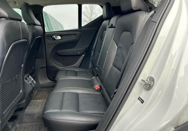 2023 Volvo XC40 B5 AWD Hybrid ULTIMATE w/Harman Kardon, Pilot Assist, Climate Package * Portland OR