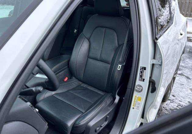 2023 Volvo XC40 B5 AWD Hybrid ULTIMATE w/Harman Kardon, Pilot Assist, Climate Package * Portland OR