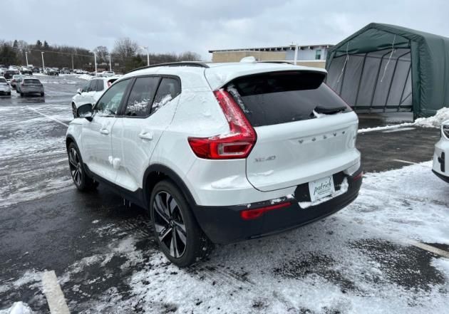 2023 Volvo XC40 B5 AWD Hybrid ULTIMATE w/Harman Kardon, Pilot Assist, Climate Package * Portland OR