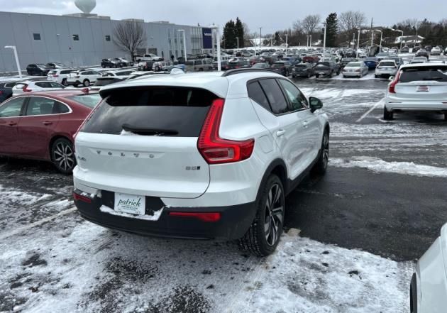 2023 Volvo XC40 B5 AWD Hybrid ULTIMATE w/Harman Kardon, Pilot Assist, Climate Package * Portland OR