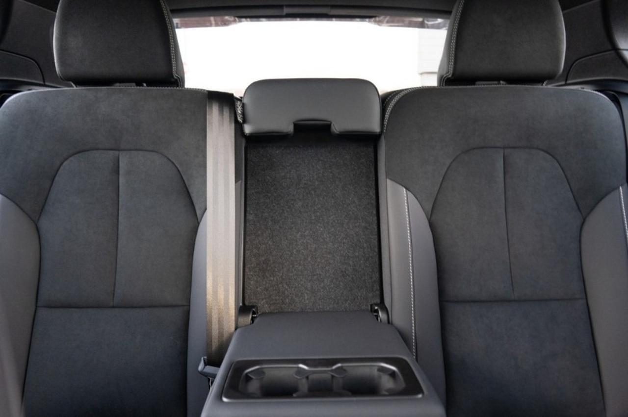 2023 Volvo XC40 B5 AWD Ultimate Dark Theme Yonkers NY