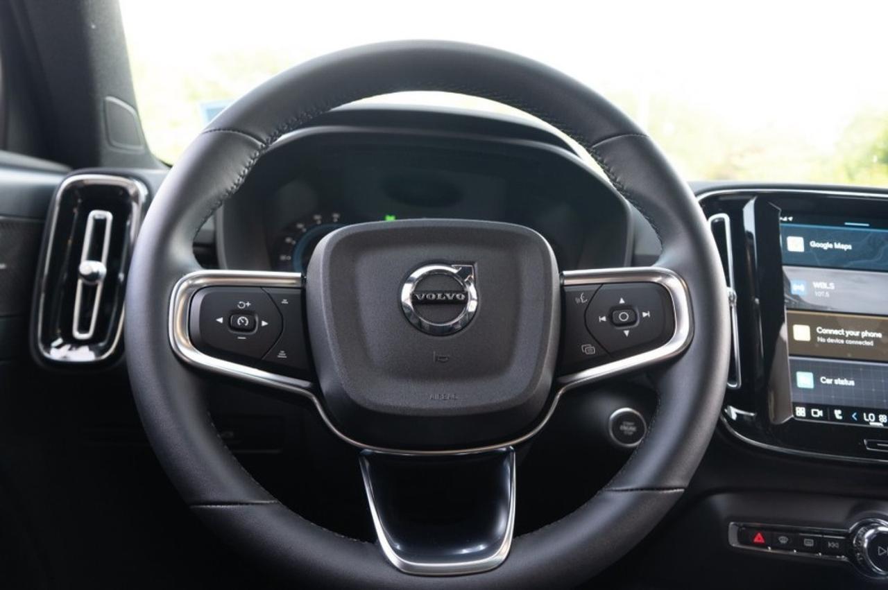 2023 Volvo XC40 B5 AWD Ultimate Dark Theme Yonkers NY