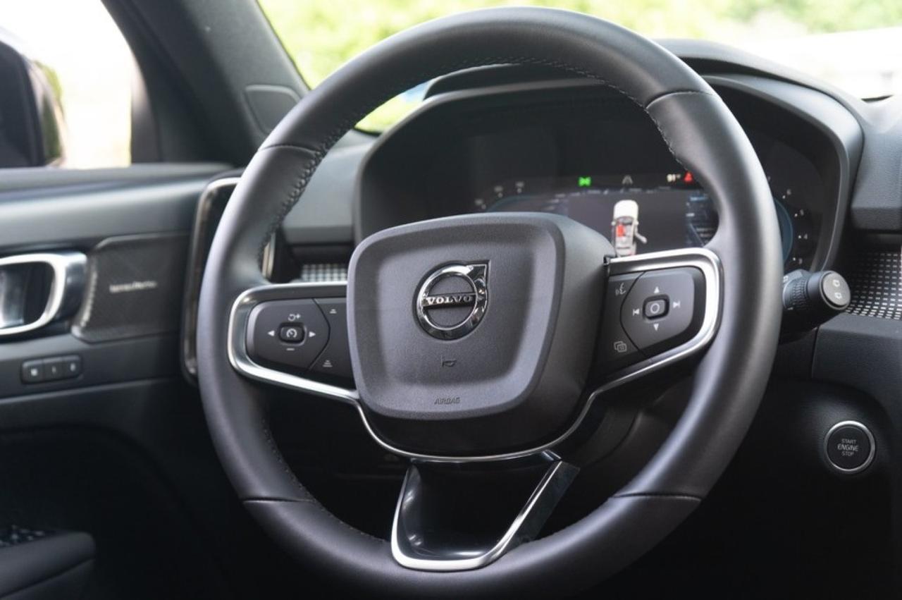 2023 Volvo XC40 B5 AWD Ultimate Dark Theme Yonkers NY