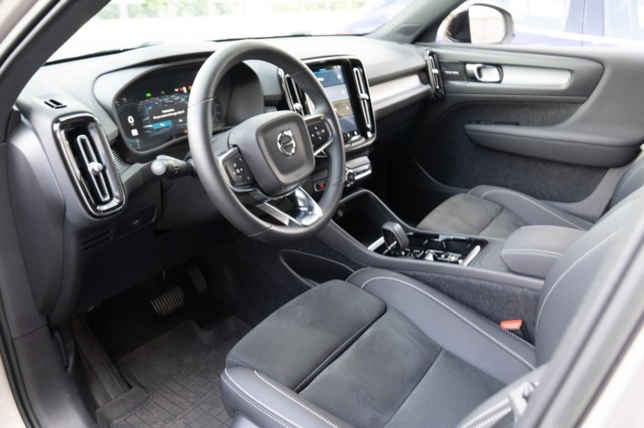 2023 Volvo XC40 B5 AWD Ultimate Dark Theme Yonkers NY