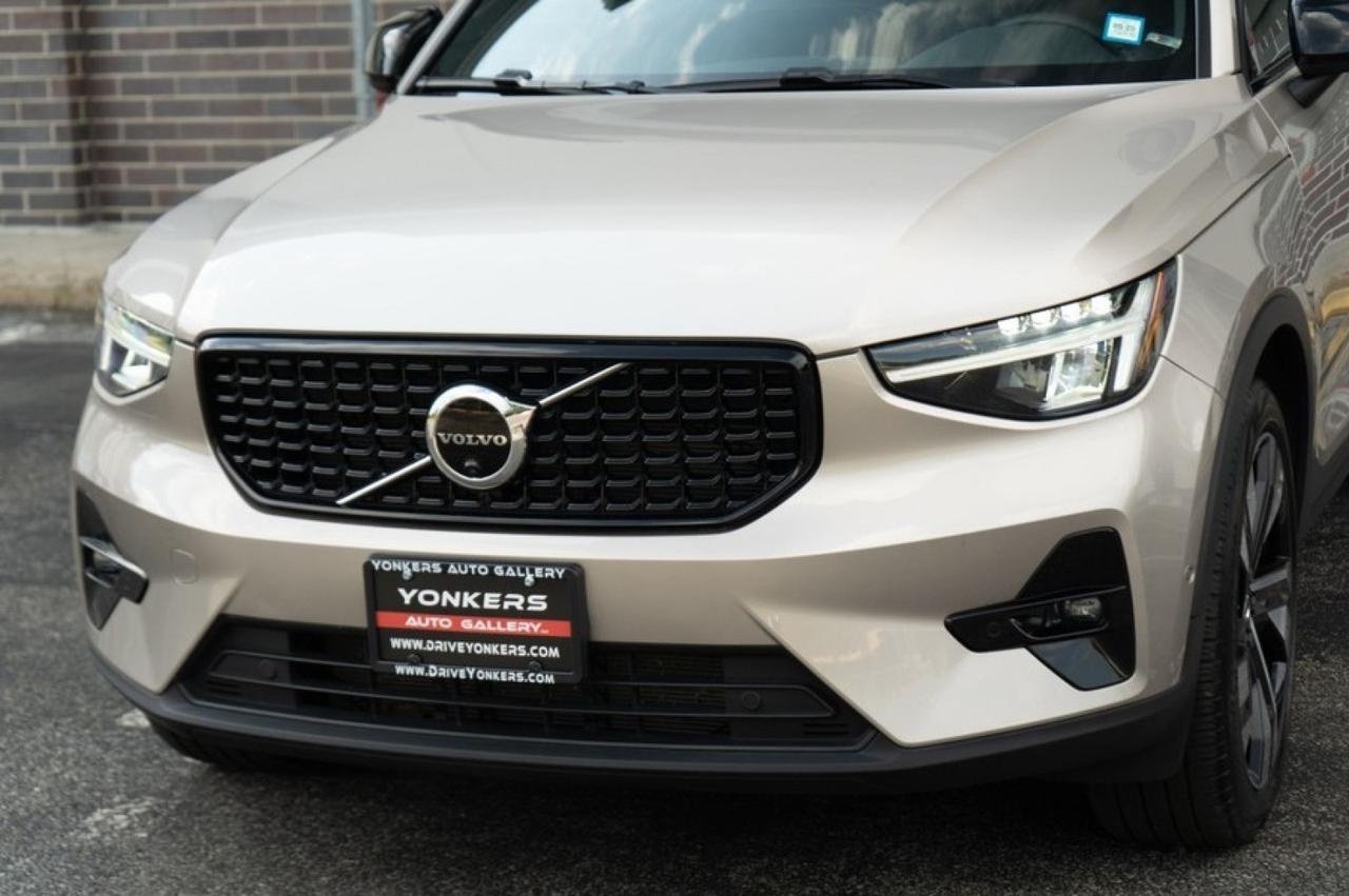 2023 Volvo XC40 B5 AWD Ultimate Dark Theme Yonkers NY