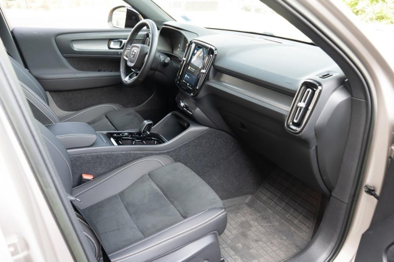 2023 Volvo XC40 B5 AWD Ultimate Dark Theme Yonkers NY