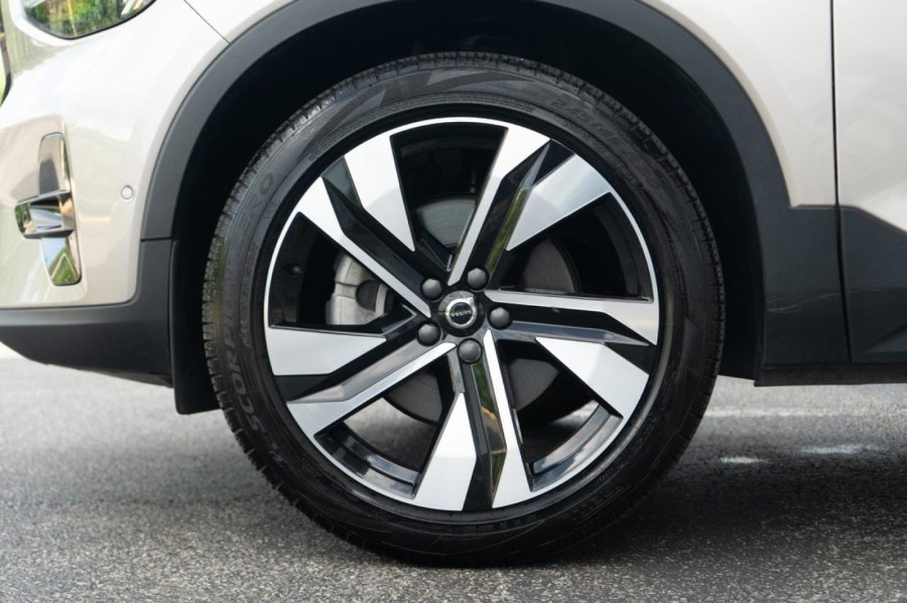 2023 Volvo XC40 B5 AWD Ultimate Dark Theme Yonkers NY