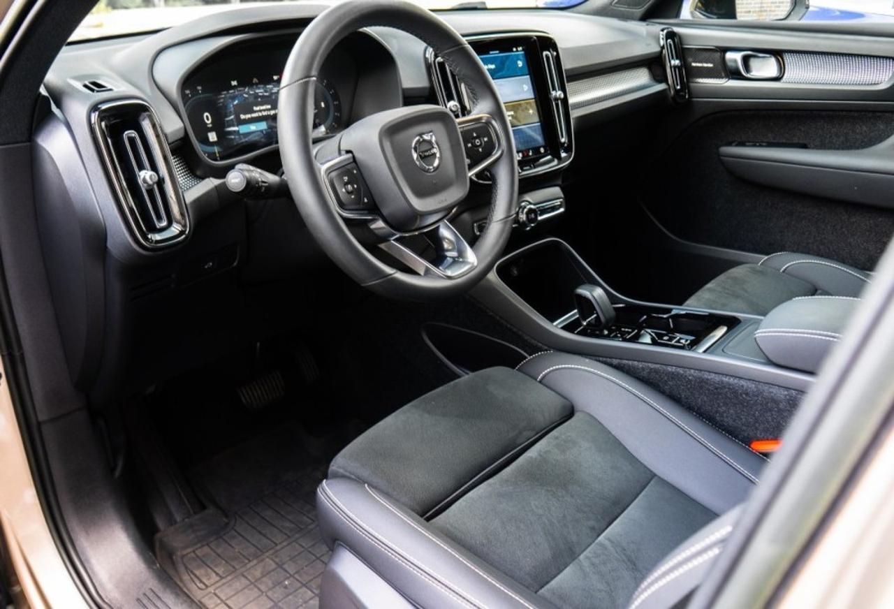 2023 Volvo XC40 B5 AWD Ultimate Dark Theme Yonkers NY