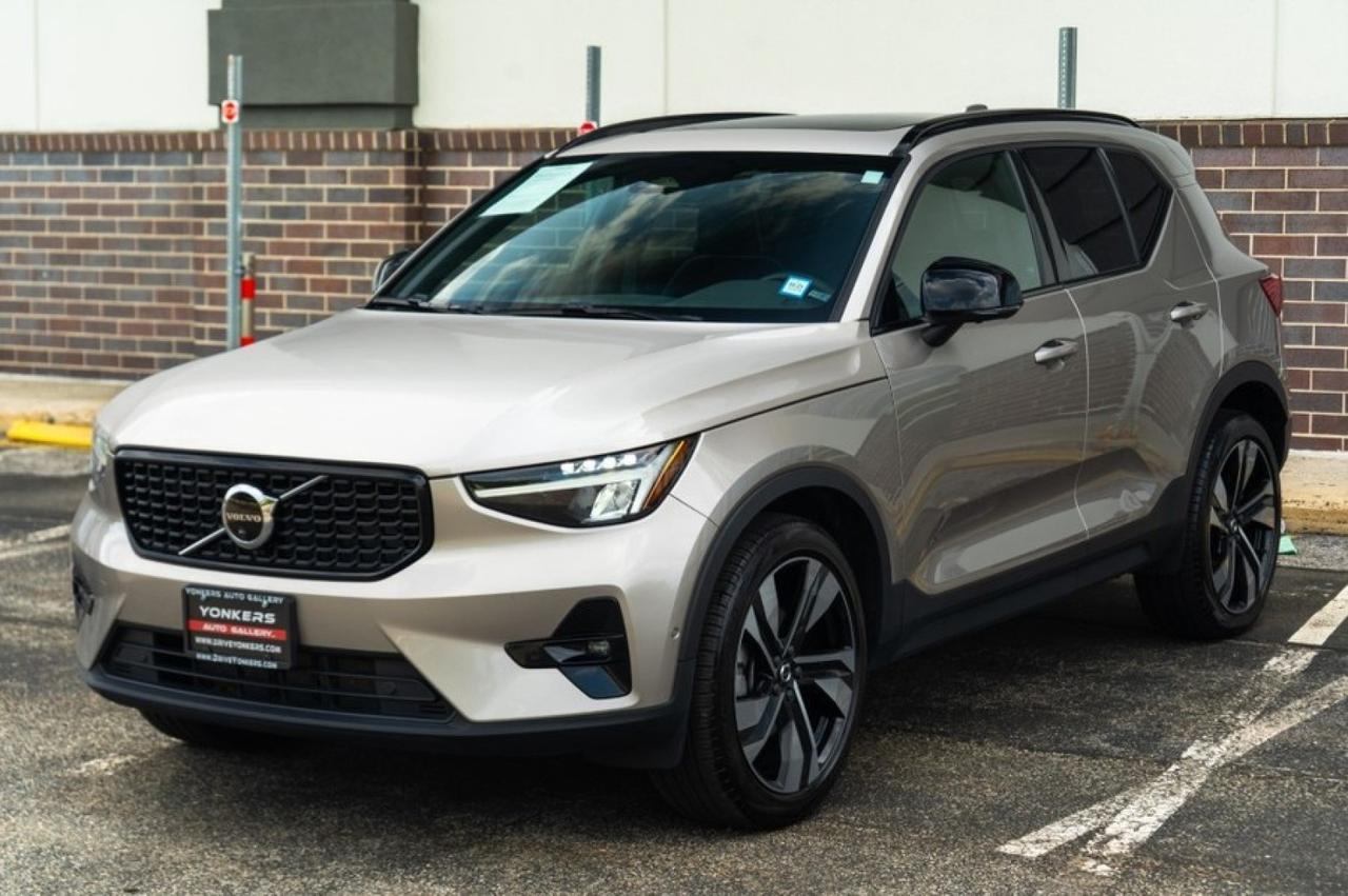 2023 Volvo XC40 B5 AWD Ultimate Dark Theme Yonkers NY