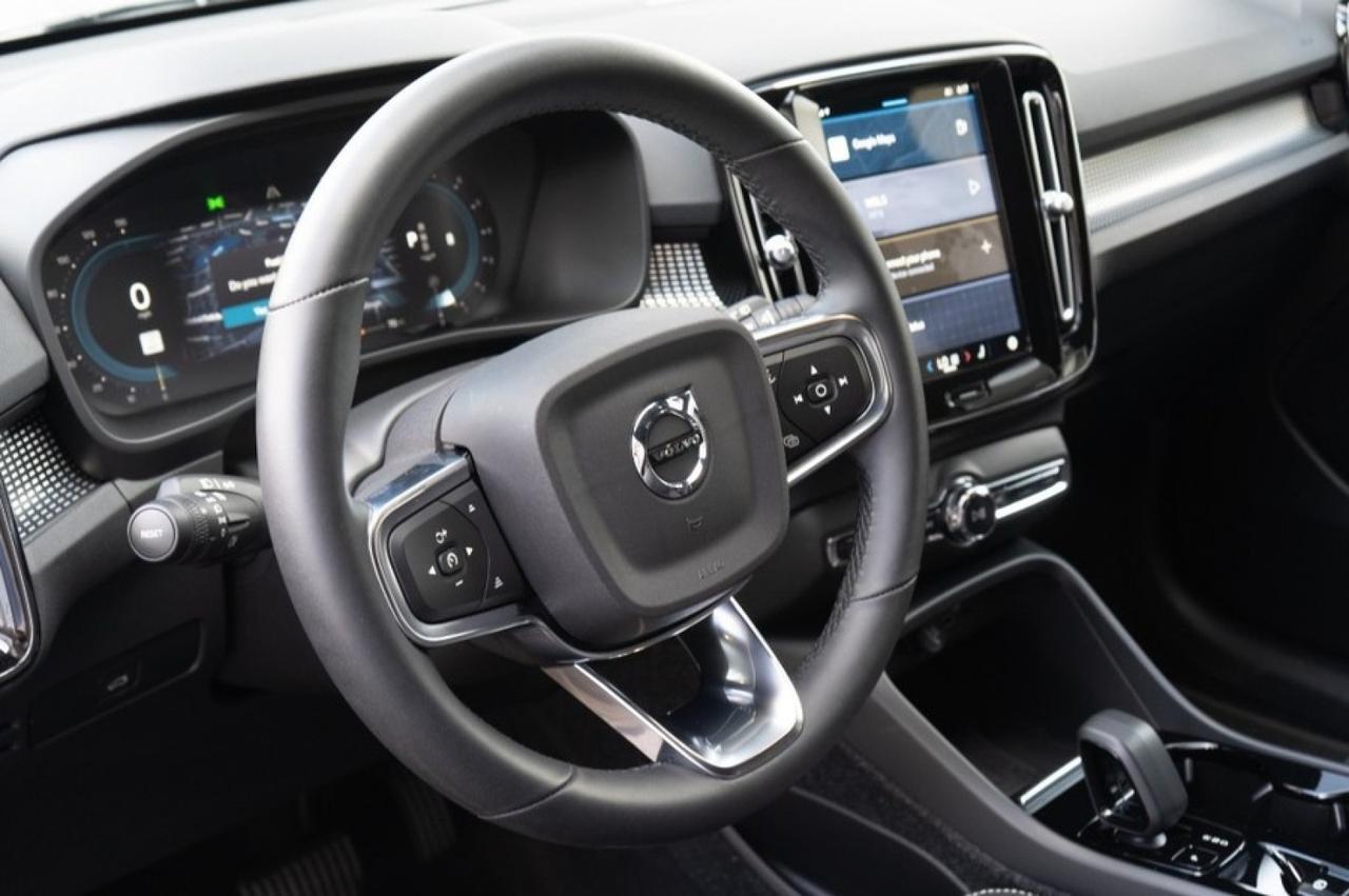 2023 Volvo XC40 B5 AWD Ultimate Dark Theme Yonkers NY