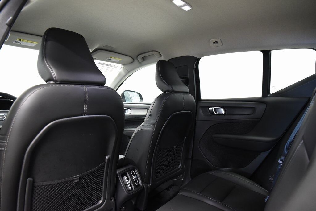 2023 Volvo XC40 B5 Core Akron