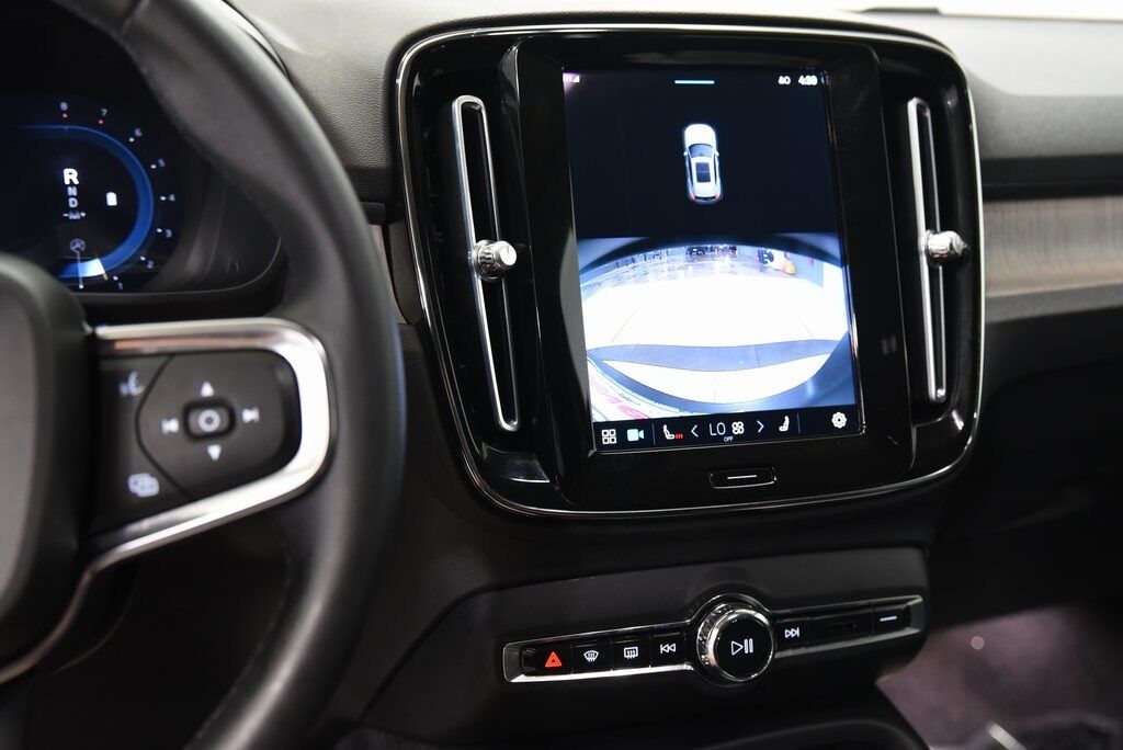 2023 Volvo XC40 B5 Core Akron