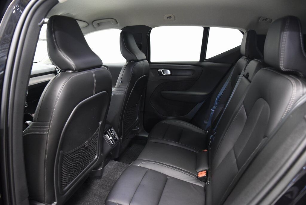 2023 Volvo XC40 B5 Core Akron