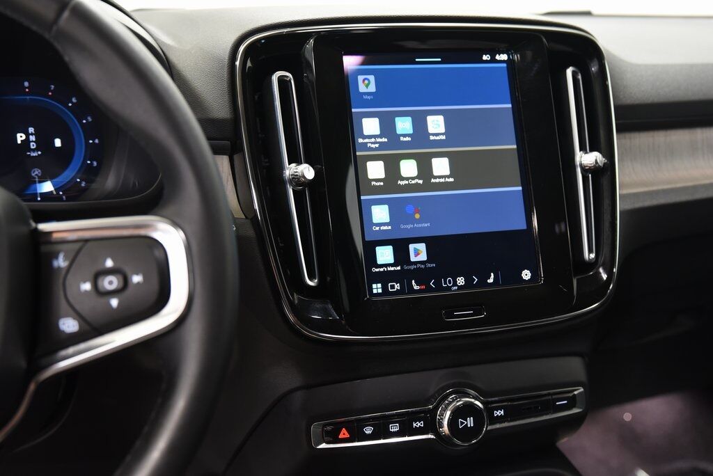 2023 Volvo XC40 B5 Core Akron