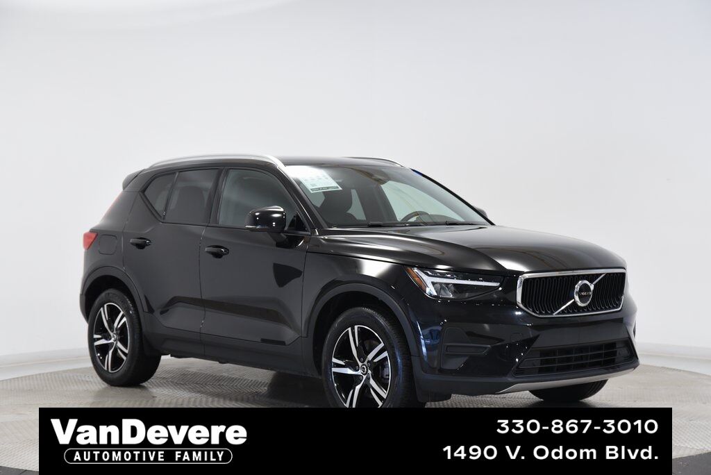 Used 2023 Volvo XC40 B5 Core AWD