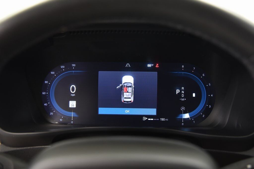 2023 Volvo XC40 B5 Core Akron