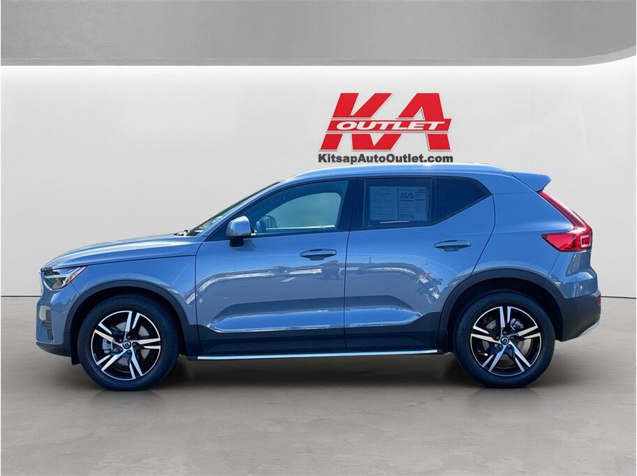 2023 Volvo XC40 B5 Core Sport Utility 4D Port Orchard WA