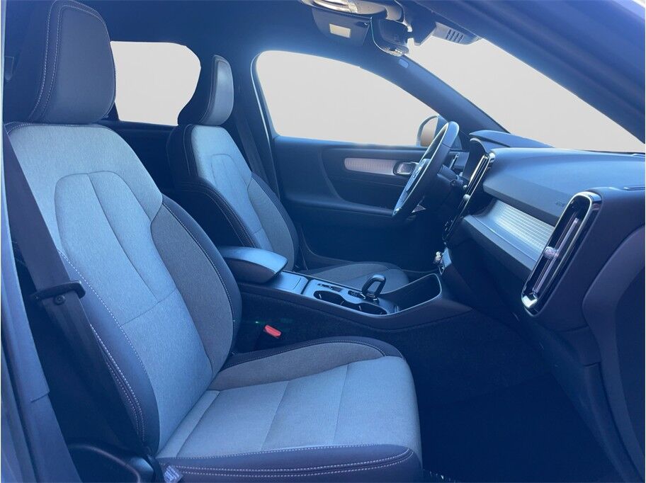 2023 Volvo XC40 B5 Core Sport Utility 4D Port Orchard WA