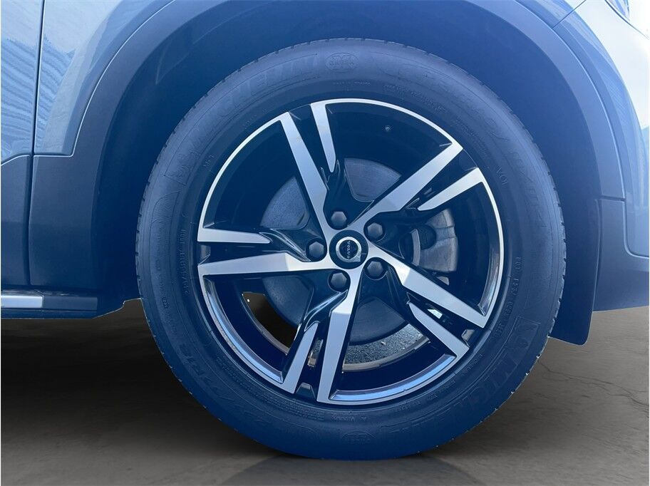2023 Volvo XC40 B5 Core Sport Utility 4D Port Orchard WA