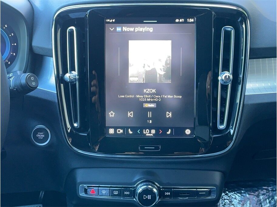 2023 Volvo XC40 B5 Core Sport Utility 4D Port Orchard WA