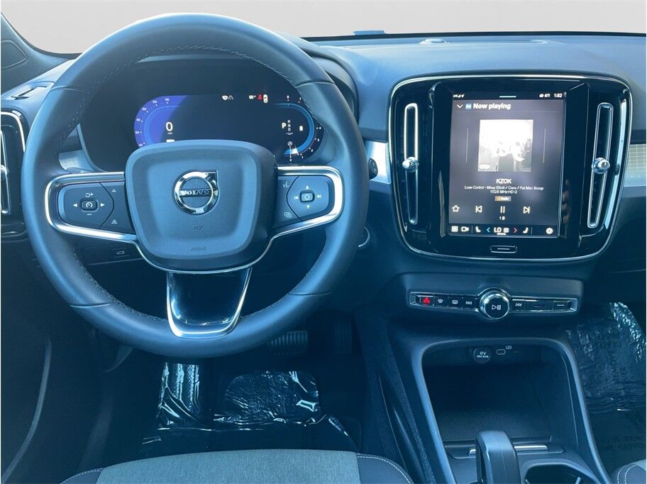 2023 Volvo XC40 B5 Core Sport Utility 4D Port Orchard WA