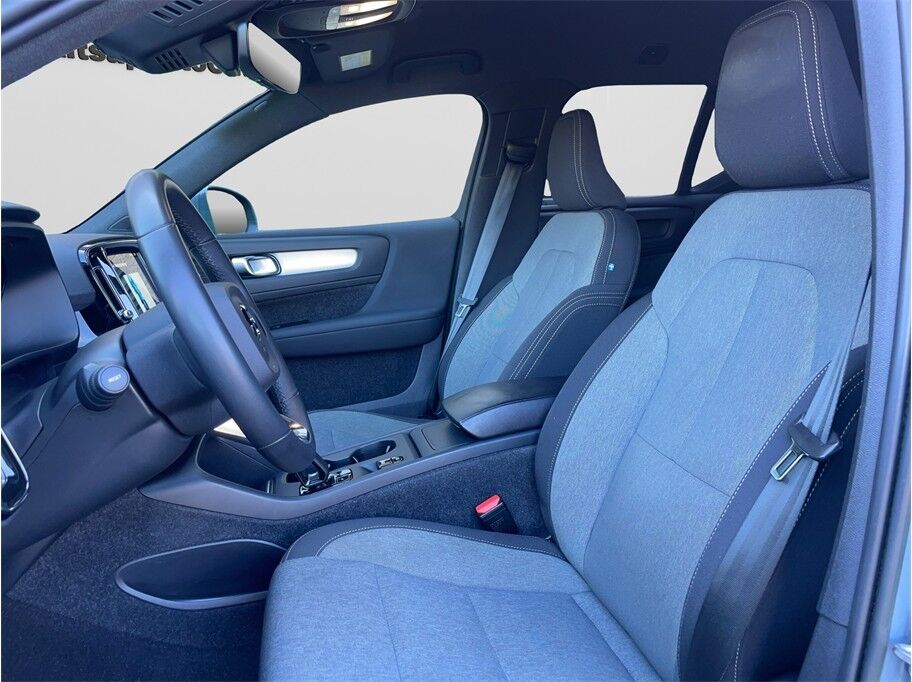 2023 Volvo XC40 B5 Core Sport Utility 4D Port Orchard WA
