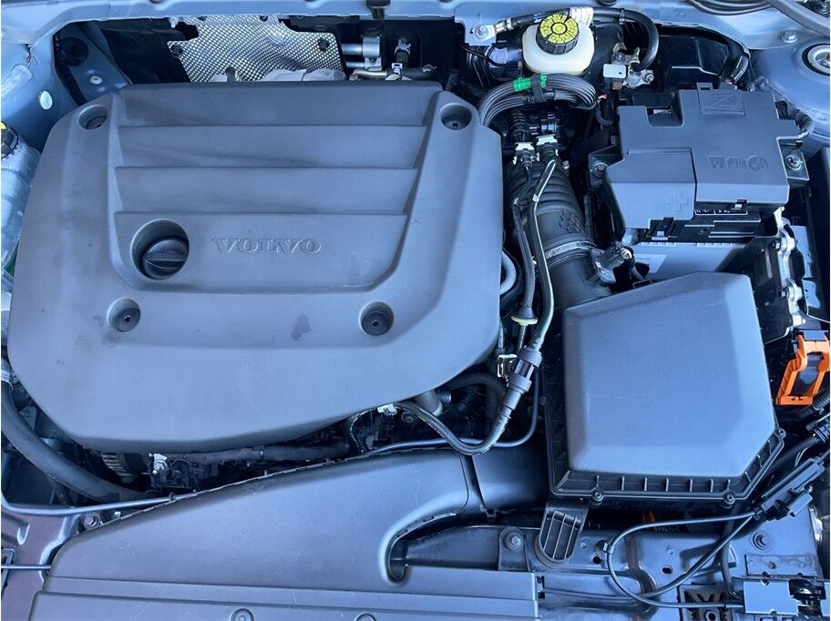 2023 Volvo XC40 B5 Core Sport Utility 4D Port Orchard WA
