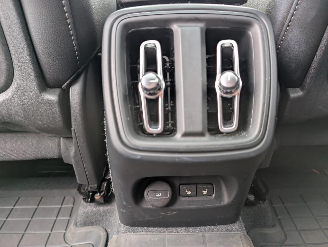 2023 Volvo XC40 B5 Hybrid AWD ULTIMATE | HK Premium Audio, Pilot Assist, 360° Cam, 4 Heated Seats & Heated Wheel Portland OR