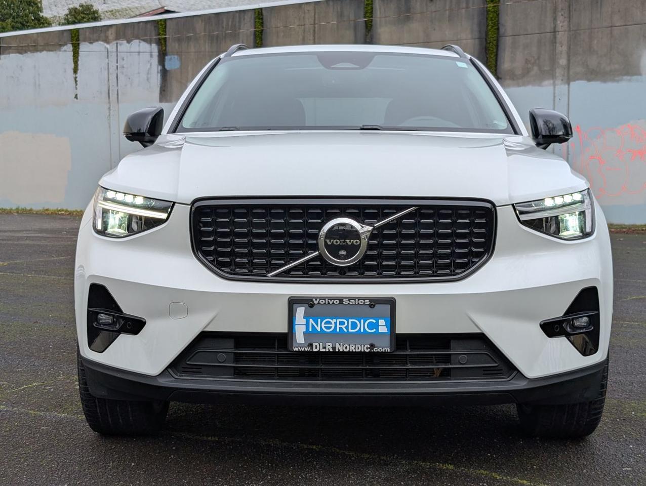 2023 Volvo XC40 B5 Hybrid AWD ULTIMATE | HK Premium Audio, Pilot Assist, 360° Cam, 4 Heated Seats & Heated Wheel Portland OR