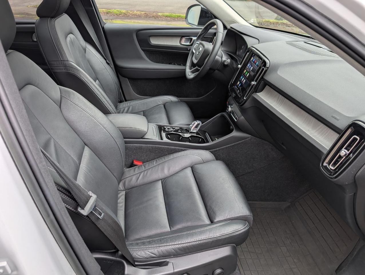 2023 Volvo XC40 B5 Hybrid AWD ULTIMATE | HK Premium Audio, Pilot Assist, 360° Cam, 4 Heated Seats & Heated Wheel Portland OR