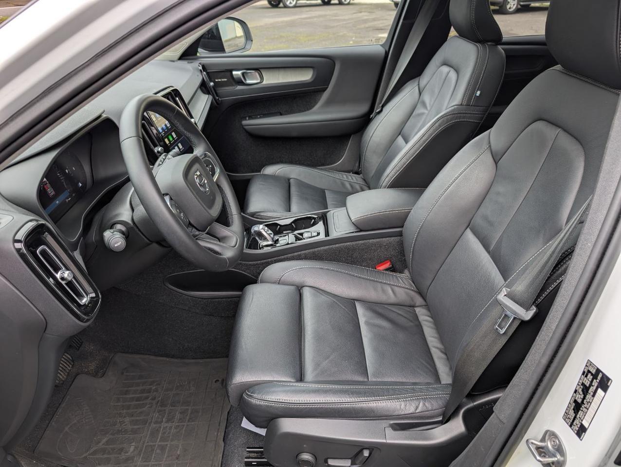 2023 Volvo XC40 B5 Hybrid AWD ULTIMATE | HK Premium Audio, Pilot Assist, 360° Cam, 4 Heated Seats & Heated Wheel Portland OR