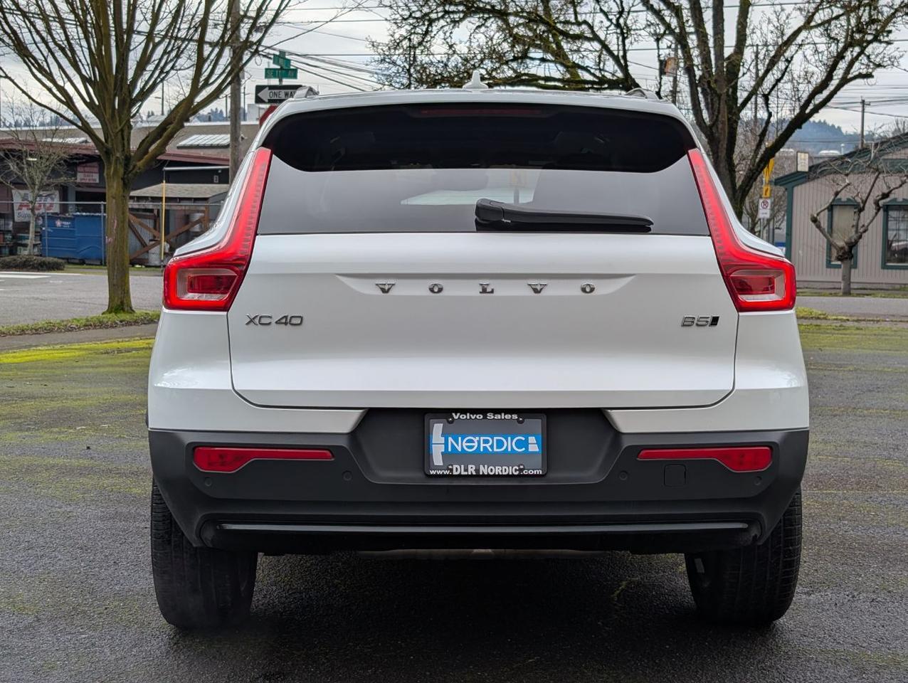 2023 Volvo XC40 B5 Hybrid AWD ULTIMATE | HK Premium Audio, Pilot Assist, 360° Cam, 4 Heated Seats & Heated Wheel Portland OR