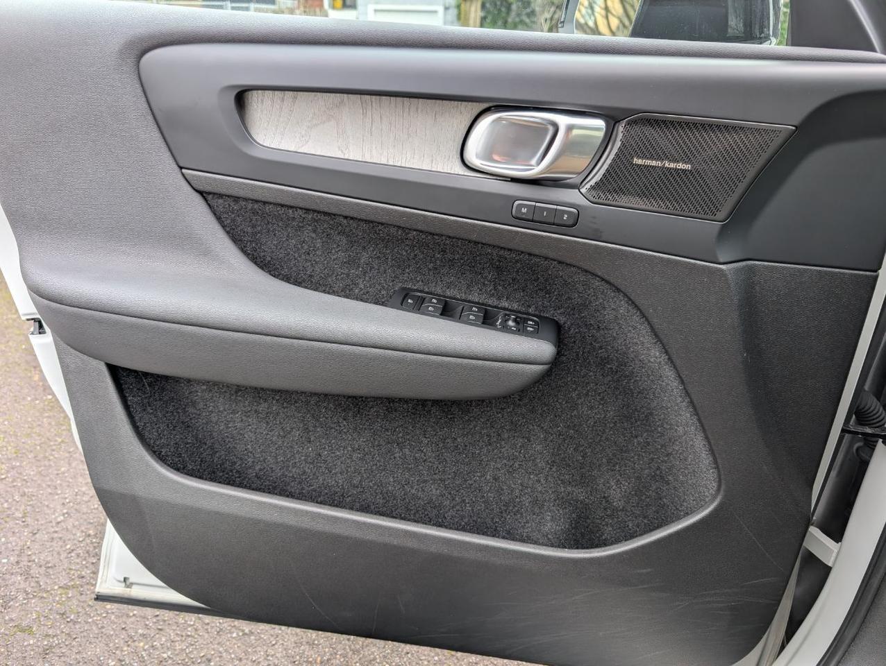 2023 Volvo XC40 B5 Hybrid AWD ULTIMATE | HK Premium Audio, Pilot Assist, 360° Cam, 4 Heated Seats & Heated Wheel Portland OR