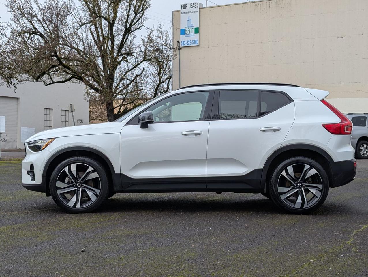 2023 Volvo XC40 B5 Hybrid AWD ULTIMATE | HK Premium Audio, Pilot Assist, 360° Cam, 4 Heated Seats & Heated Wheel Portland OR