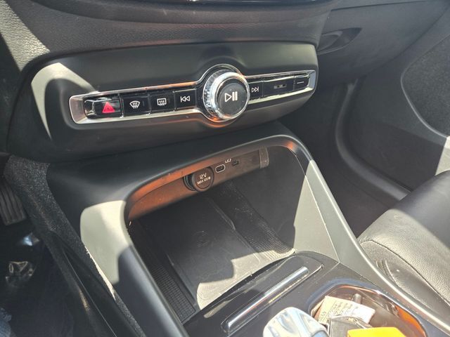 2023 Volvo XC40 B5 Plus Bright Theme Folsom CA
