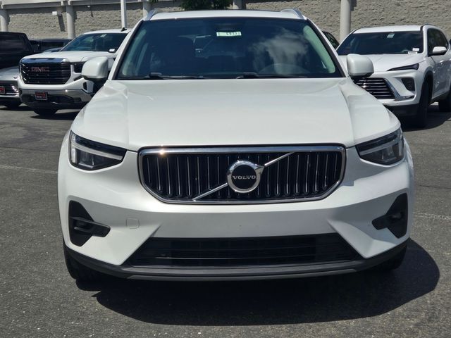2023 Volvo XC40 B5 Plus Bright Theme