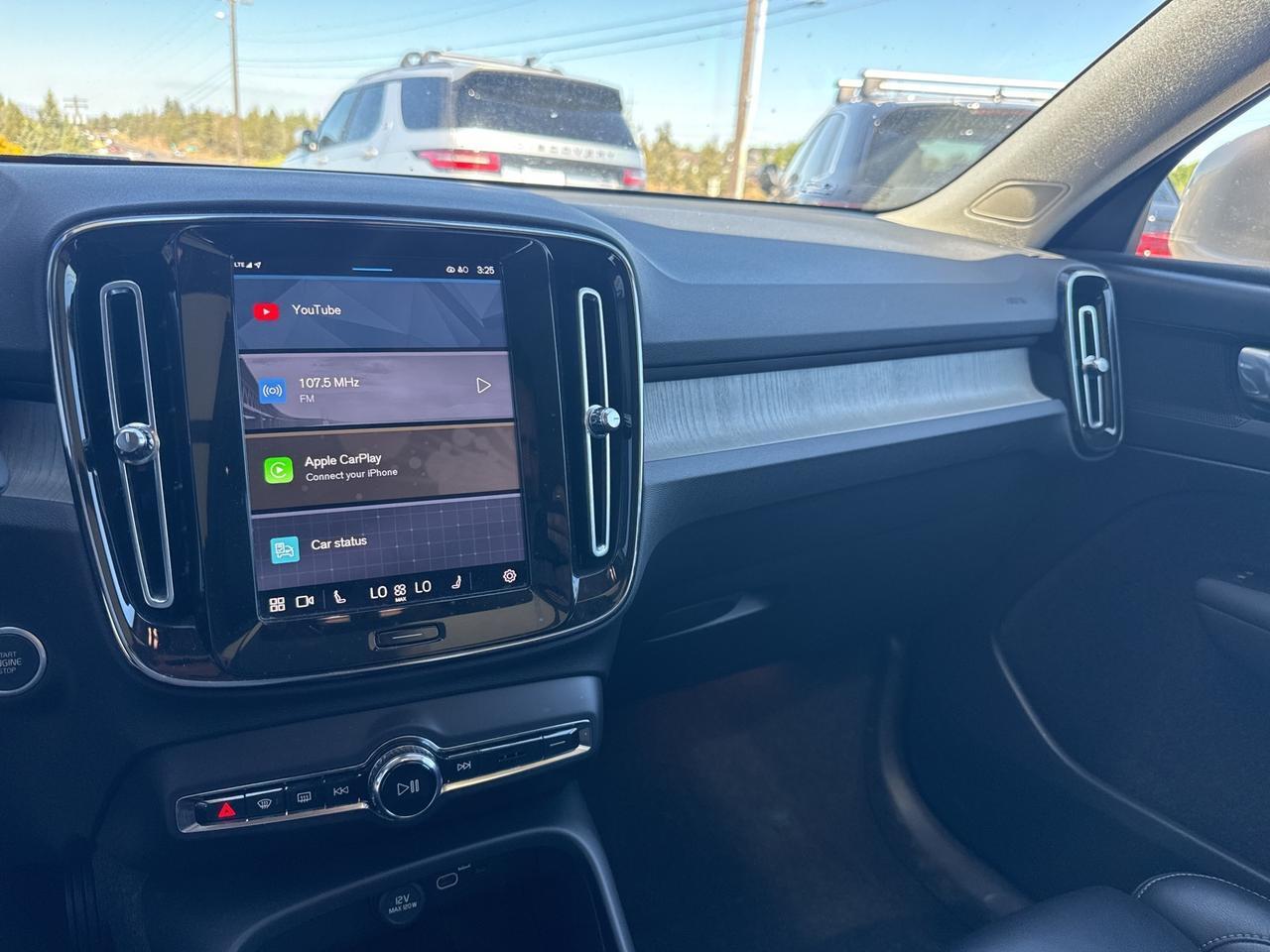 2023 Volvo XC40 B5 Plus Bright Theme Bend OR