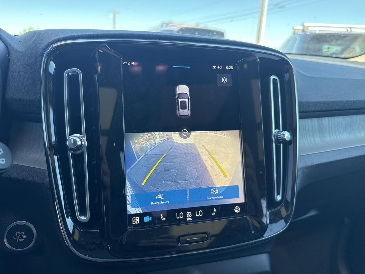 2023 Volvo XC40 B5 Plus Bright Theme Bend OR