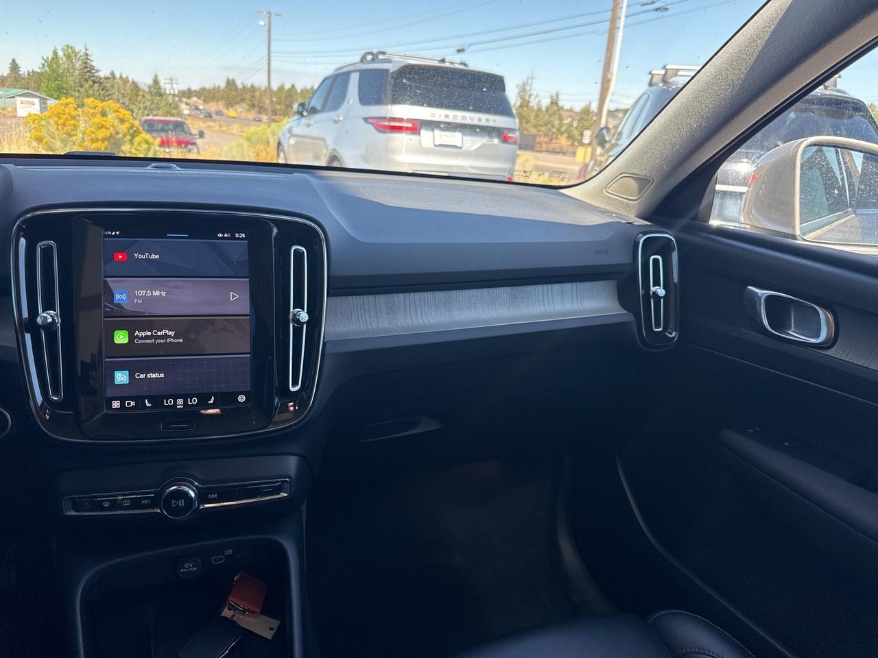 2023 Volvo XC40 B5 Plus Bright Theme Bend OR